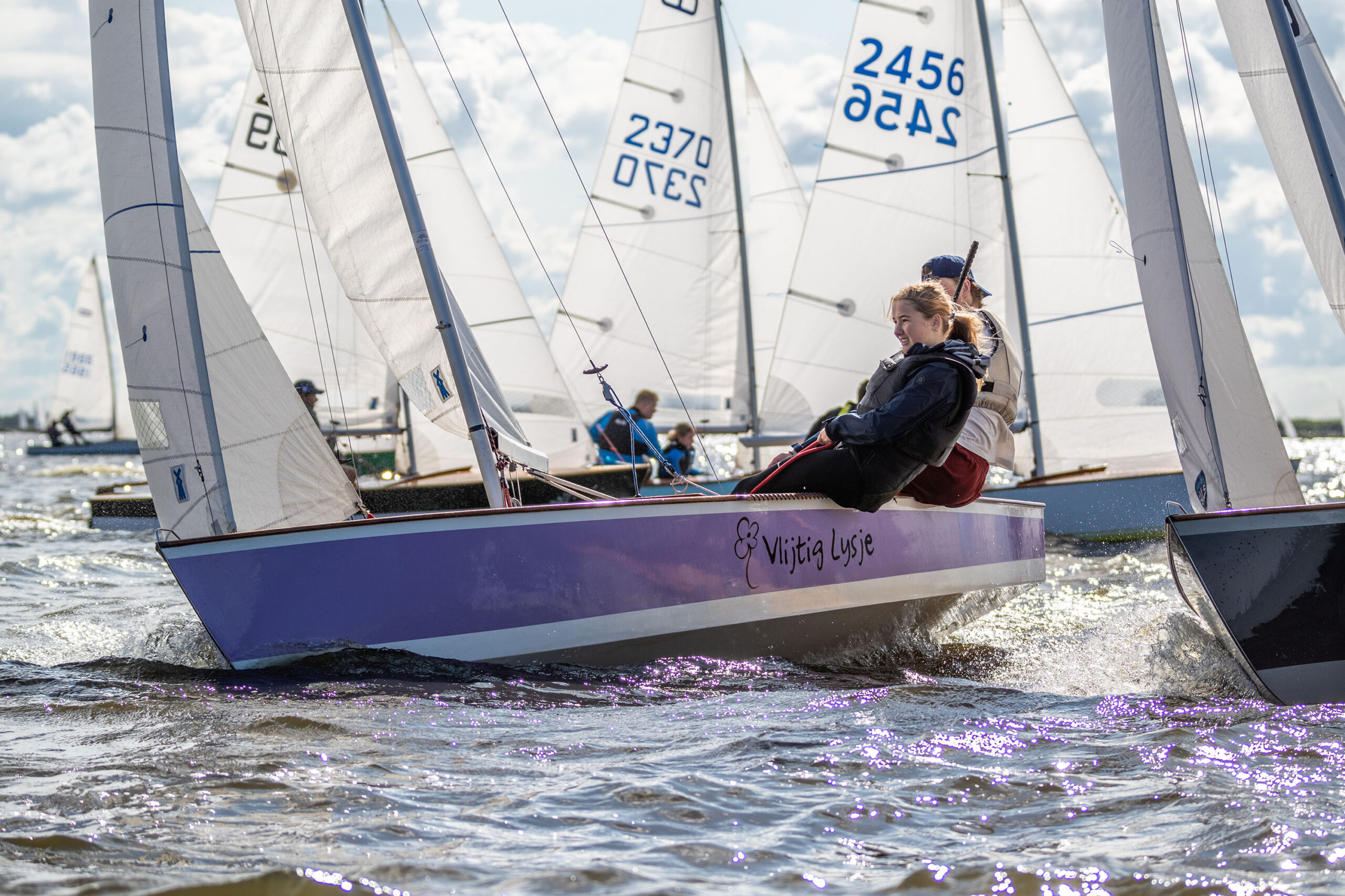 Een Sneekweek van uitersten. Gisteren harde wind, vandaag een prachtige (hard)zeildag