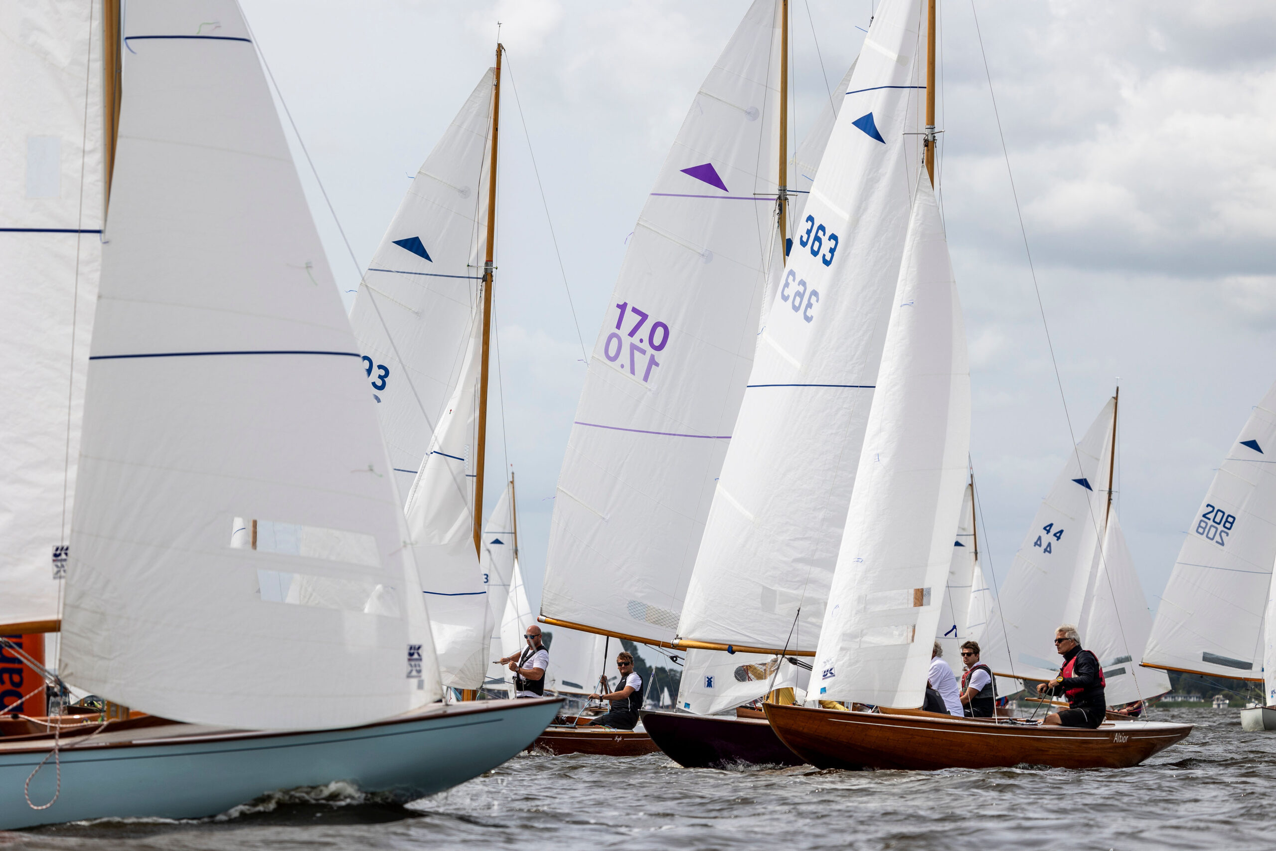 Sneekweek2024Zondag Pampus zeilers op sneekermeer fotograaf Eize Hoekstra scaled