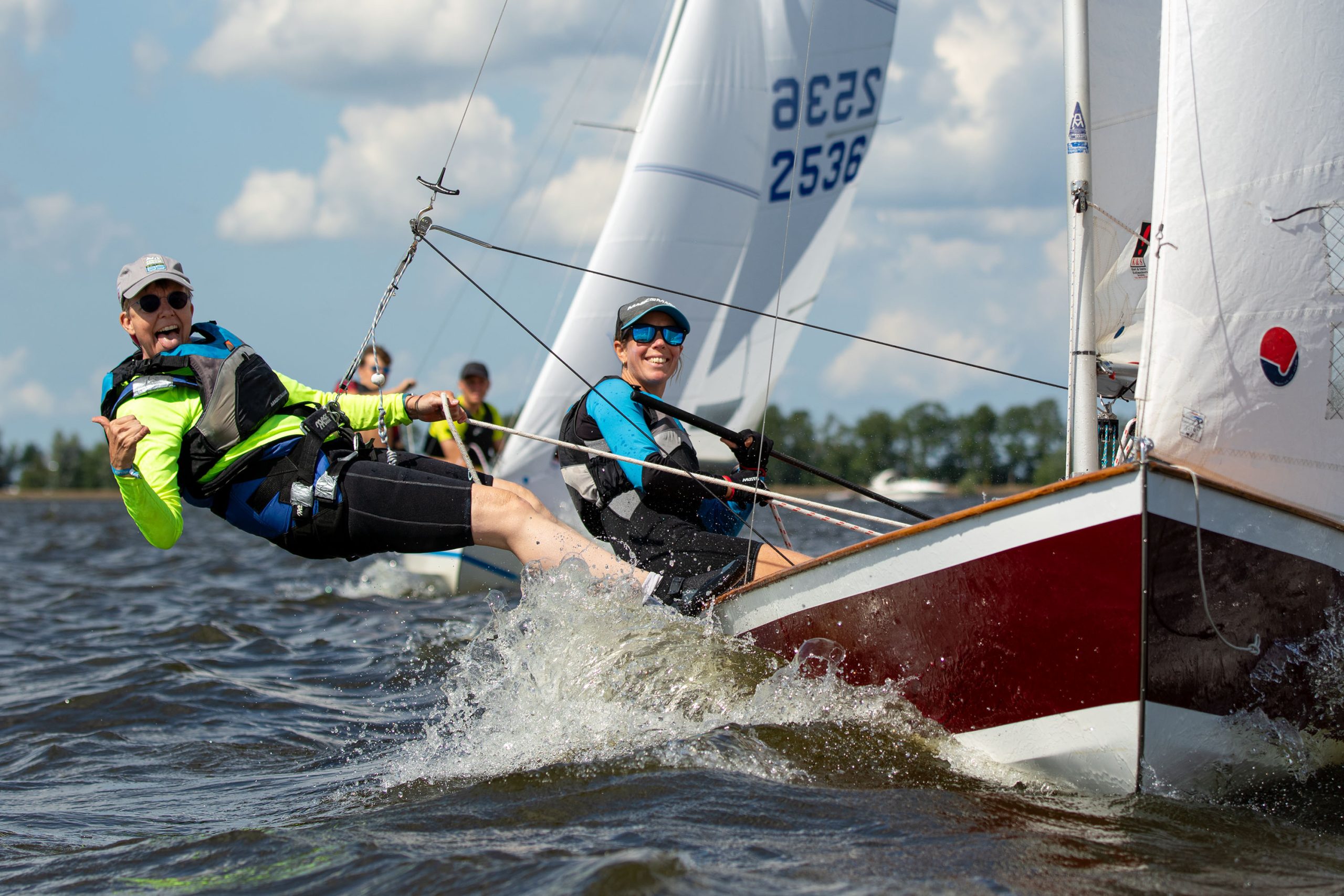 Geduld beloond: eerste dag 89ste Sneekweek komt na windstilte goed op gang